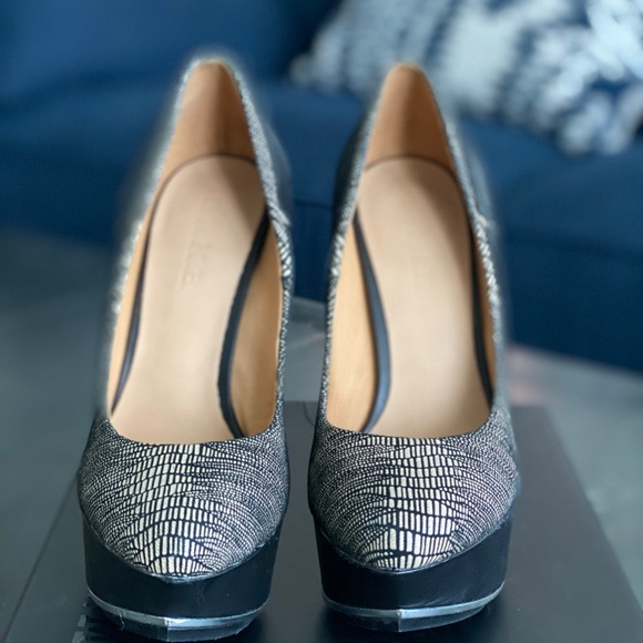 L.A.M.B. Black/White Platform Pump Size 7 - Picture 2 of 4